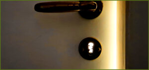 Mehr über den Artikel erfahren Familiengeheimnisse